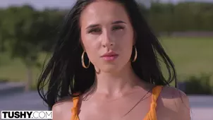 The yoga master Alyssa teaches married men to satisfy their wives