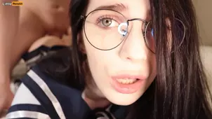 A girl live tweeted sex with her friend getting wild andumein