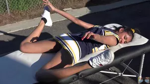 Cheerleaders' dirtiest poses with armpit fetish in K routine