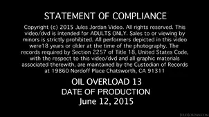 Girl muds her legs and shows off flexibility oiled and cummed