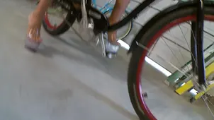 The hot girl is fucking in the garage with a young man